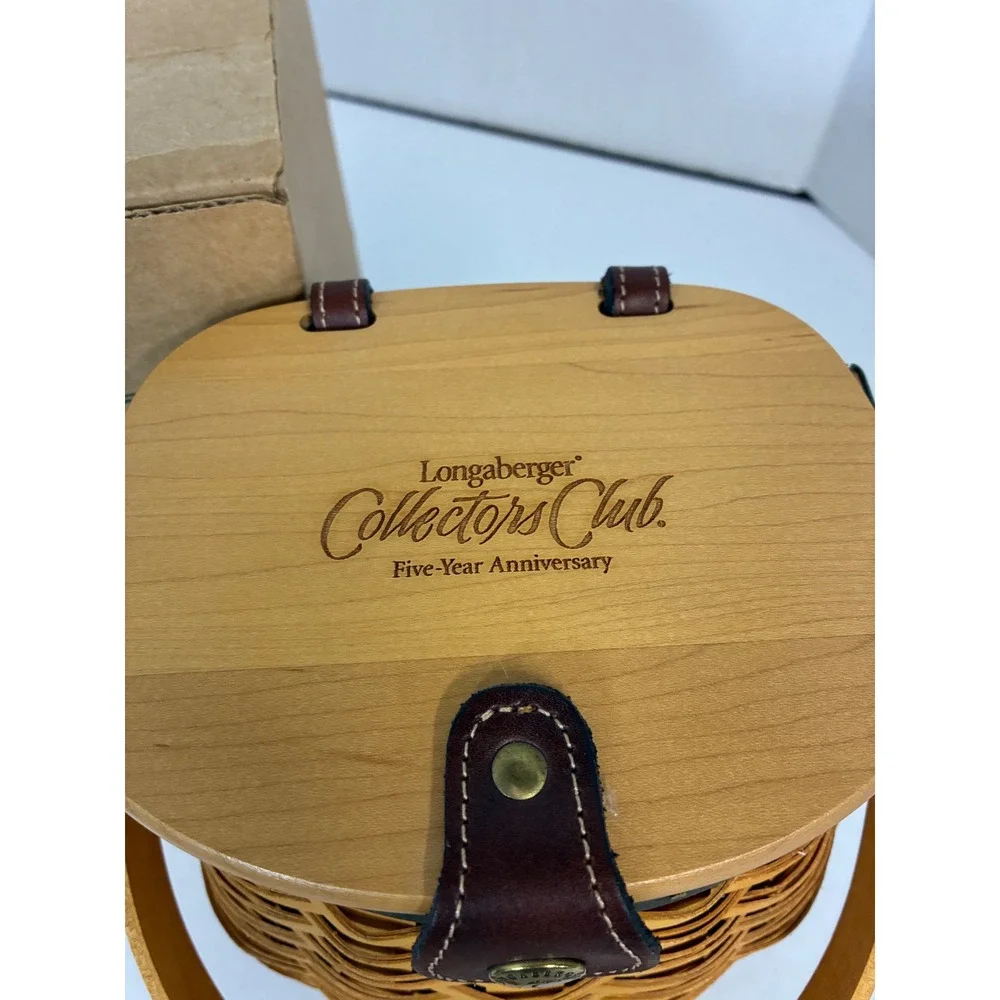 Longaberger Collectors Club 5 Year Anniversary Basket 2001 Signed with Box